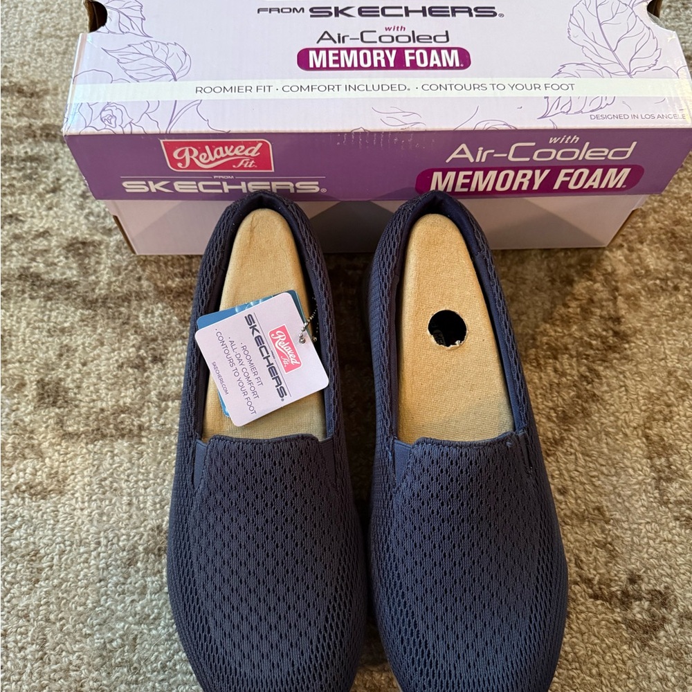 Skechers Relaxed Fit Reggae Fest Navy Slip Ons Women’s 7.5 NWT - Picture 4 of 9